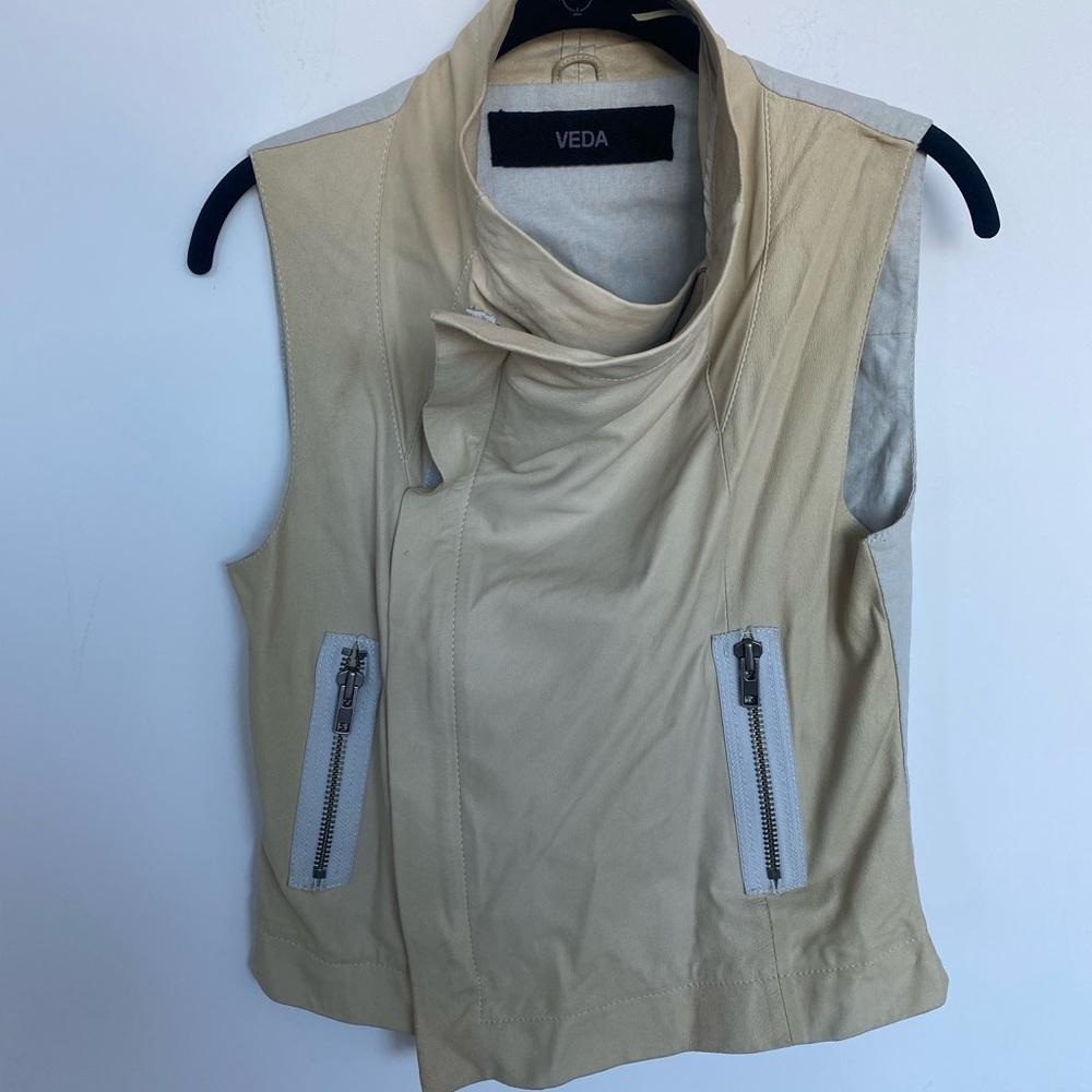 Veda cream leather vest